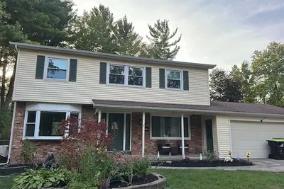 Image de 4-bedroom house close to all midland has to offer can sleep up to 11 guests.