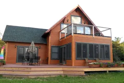 Image de Lovely Pet-Friendly Cabin Rental with a Dock on Lake Champlain, Vermont