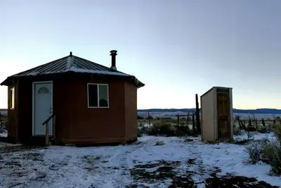 Image de Romantic Camping Yurt on Camel Farm near Alamosa, Colorado