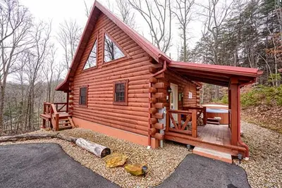 Image de Rustic Log Cabin Escape in Logan, Ohio, with Hot Tub and Infrared Sauna