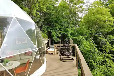 Image de Elegant Family-Friendly Dome with Outdoor Shower, Jacuzzi and Views in Tennessee