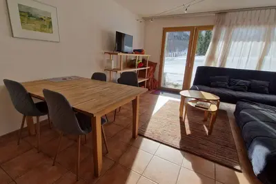 Image de Ski-in, ski-out Appartement avec terrasse dans la maison Snowfun A