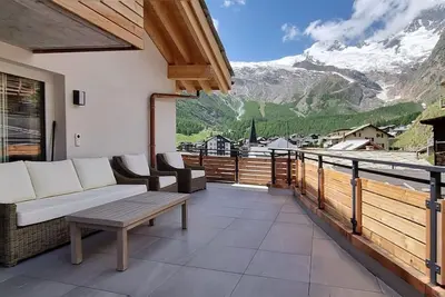 Image de Maison Britannia, au centre du village et avec une grande terrasse