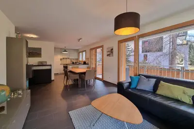 Image de Appartement moderne de 3 pièces dans la maison Pastis à proximité de l'Alpin Express