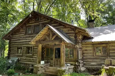 Image de Newly Restored Cabin in Dahlonega, Georgia, Surrounded by Wineries and Cozy Nature