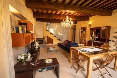 Image de Collesi Palace Prestigious Large Ground Sky Placed Near Main Square