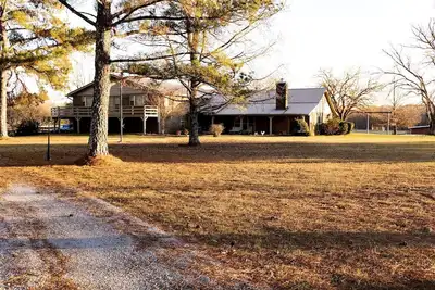 Image de Family Lake Glamping for an Outdoor Adventure in Tupelo, Mississippi