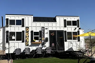 Image de Remote Modern Tiny House with Deck, Bbq and Mountain Views in Arizona