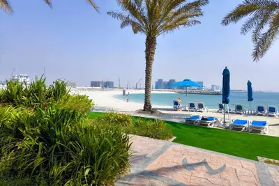 Image de Modern 1br with Private Beach and Pool in Al Marjan Island