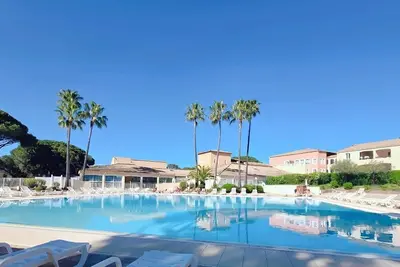 Image de Appartement rénové au calme avec différentes activités+ piscine