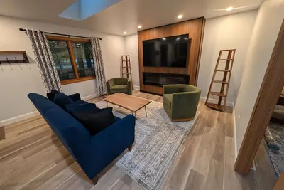 Image de Beautifully remodeled  2-bedroom house in Marquette\nSki and Bike the U. P.