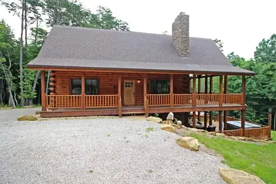 Image de Luxury Log Cabin with a Barbecue Grill near Cantwell Cliffs, Ohio
