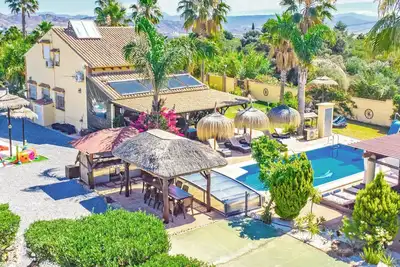 Image de Cubo's Villa Las Palmeras Altas 17pax / piscine privée / climatisation / espace enfants / wifi gratuit