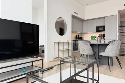 Image de Luxury Apt • Karlatornet - 2br - Spa - Gym - City
