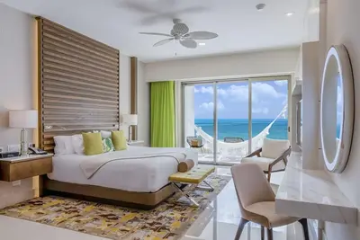 Image de Junior Ocean View Suite with Balcony & Soaking Tub