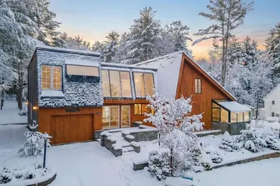 Image de Spacious Home: Tennis Court + Firepit | Sleeps 19