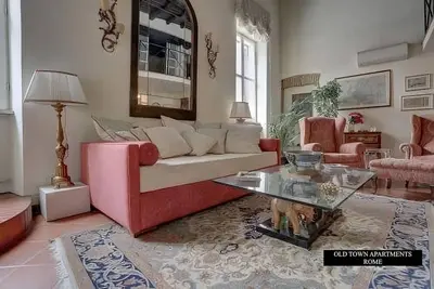 Image de Trastevere Old Town Apartments Rome. Luxury duplex apartment.