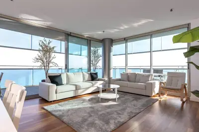 Image de Luxury Apartment with direct Sea View and Terrace!