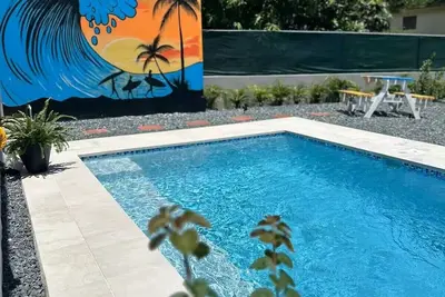 Oasis Wave! 15 Guest Unique Beach Getaway