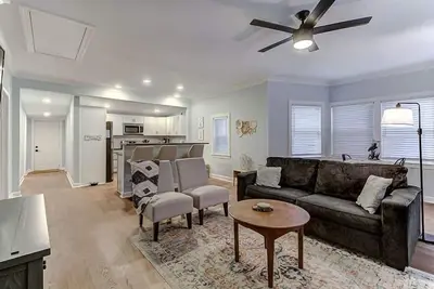 Image de 7th Street Retreat in Historic Downtown Wilmington