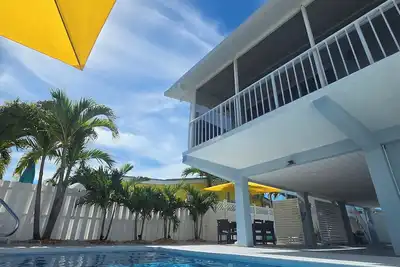 Direct access Canal front 2/2 home With Private Pool and dockage