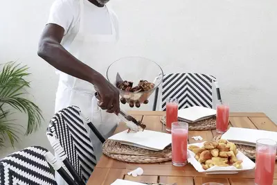 Image de Eshae Living - Spacious 2br with breakfast & pool