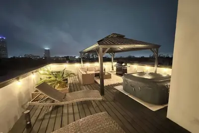 Image de Grand 3, 222 sqft Luxury Home Safe &Serene Location