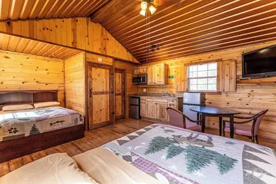 Image de 1-room Cabin with 2 beds, Kitchen, Shower, fitness room, laundry, in Big Spring