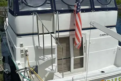 Image de 2-bedroom boat in Marina, Ac, use of pool, clubhouse with showers and laundry.