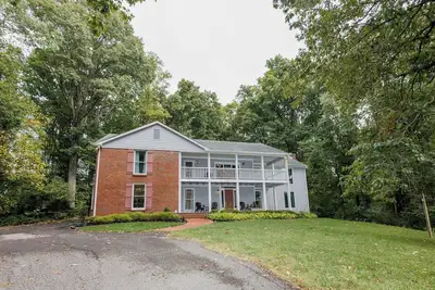 Image de Tranquil Franklin/Natchez Trace 17. 5 acre retreat with hot tub and 3 bedrooms