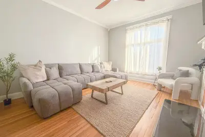 Image de Spacious Home Downtown - Children's Hospital, Pets