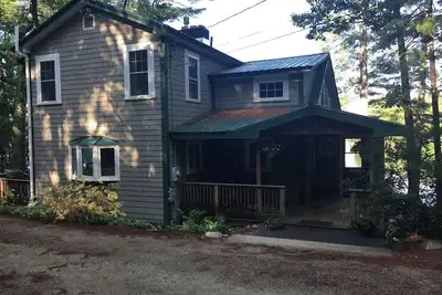 Image de Lake House-- 7 month furnished secluded home 3 Br  Nov. 1, 2025 to May 31, 2026