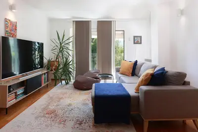 Image de Stunning home in Jurdani