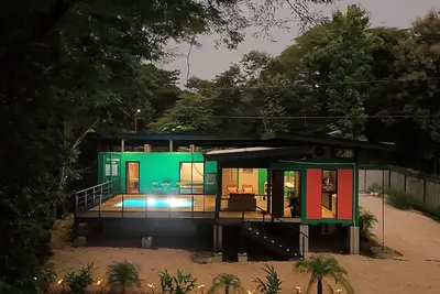 Image de Pura Vida Jungle Container - Playa Avellanas