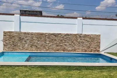 Image de Beautiful house with pool.