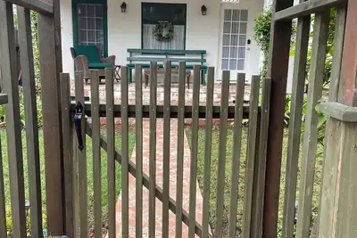 Image de Charming Santa Barbara Cottage