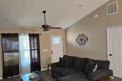 Image de Lovely 3-bedroom house located only 15 minutes from The Equestrian Center,