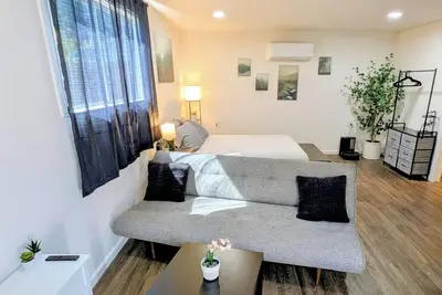 Image de Modern Studio Between Downtown & Airport