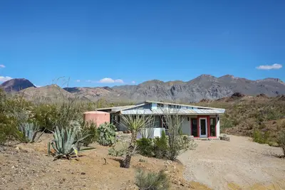 Image de Yellow Mountain House: Colorful 3br Desert Retreat