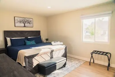 Image de 3 Bedroom House, King Bed, Full Kitchen, Bbq Grill