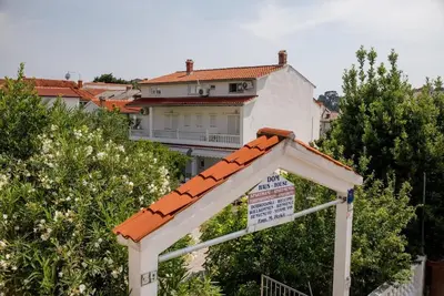 Image de house with 3-bedroom apartment in perfect Rab with Ac