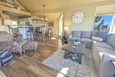 Image de Top Floor, 3Bd, 3Ba Condo near Downtown Bend 424