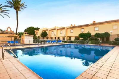 Image de Family Townhouse in Mijas Costa with Resort Pools