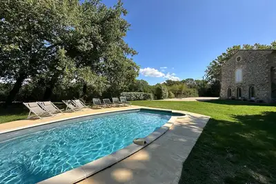 Image de Villa des Cyprès-Piscine jardin Château Barbebelle viticole