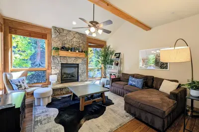 Image de Fall Specials | Near Trails, Deck + Pool & Hot Tub