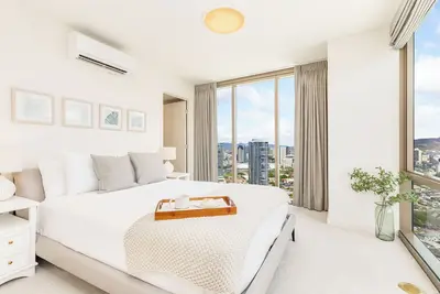 Image de Sky Ala Moana Luxury Condo Offering Mt Views and Top Amenities