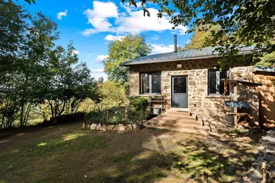 Image de Se ressourcer en forêt, refuge jusqu'à 8 personnes