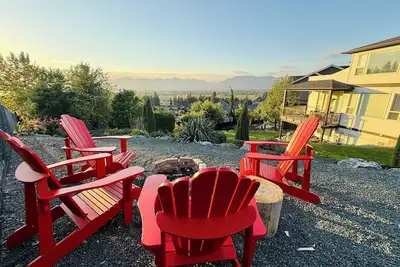 Image de Cozy stay at the Mountain Nest Suite w/hot tub