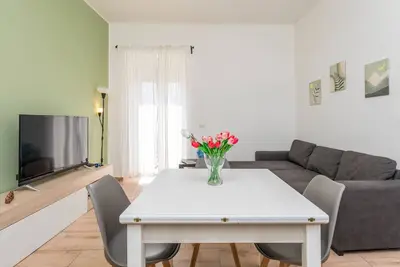 Image de Appartement 'Eleven Holidays Home' avec Balcon, Wi-Fi et Climatisation