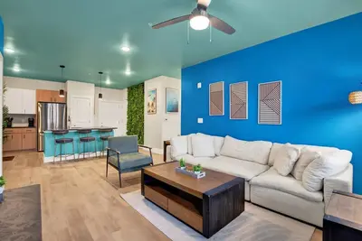 Image de Upscale 2br Getaway | Minutes to Savannah